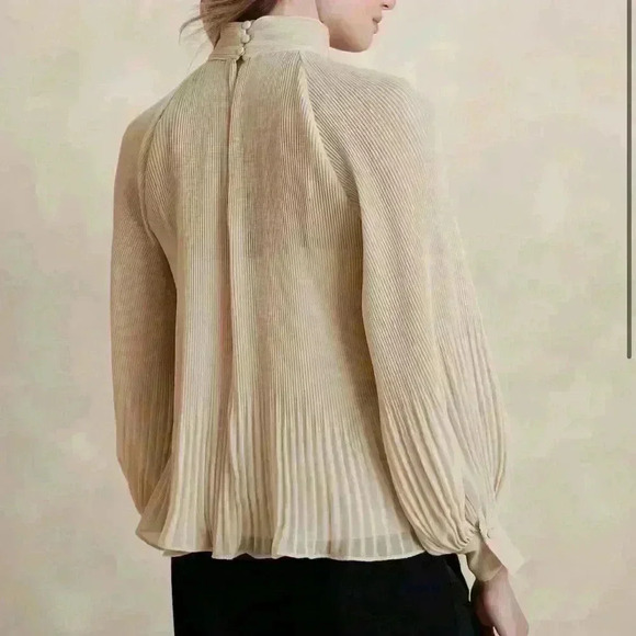 Banana Republic PLEATED VOLUME-SLEEVE BLOUSE - Picture 2 of 4